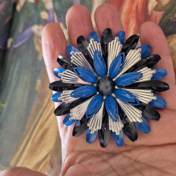 Blue and Black Floral Metal Brooch - Picture 5 of 8